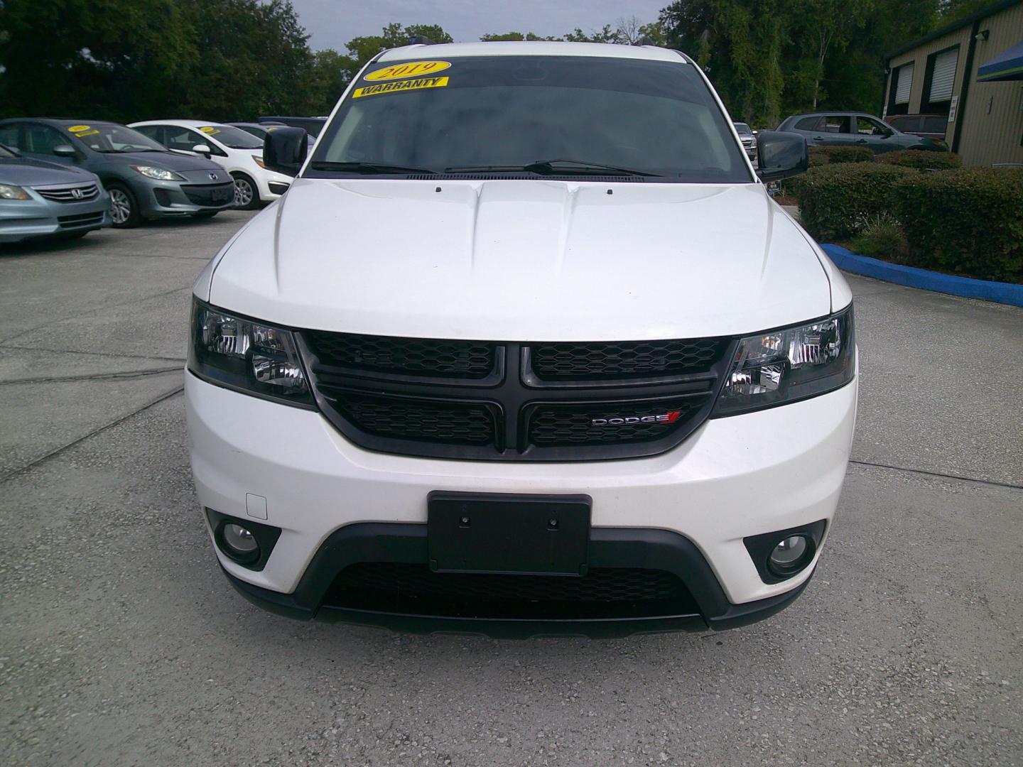 2019 WHITE DODGE JOURNEY SXT (3C4PDCBB5KT) , located at 1200 Cassat Avenue, Jacksonville, FL, 32205, (904) 695-1885, 30.302404, -81.731033 - Photo#0